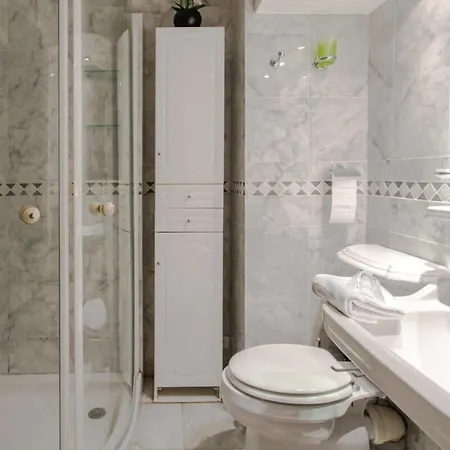 Seafront Furnished Flat Apartment *
