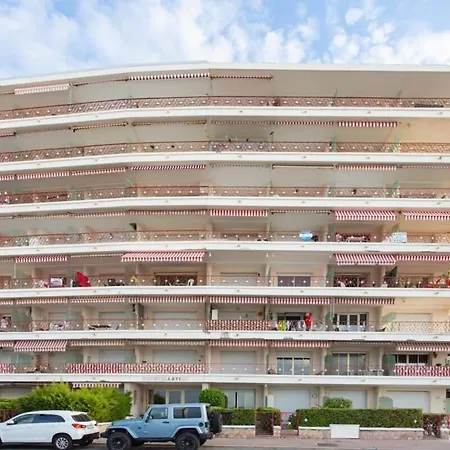 Apartment Seafront Furnished Flat *